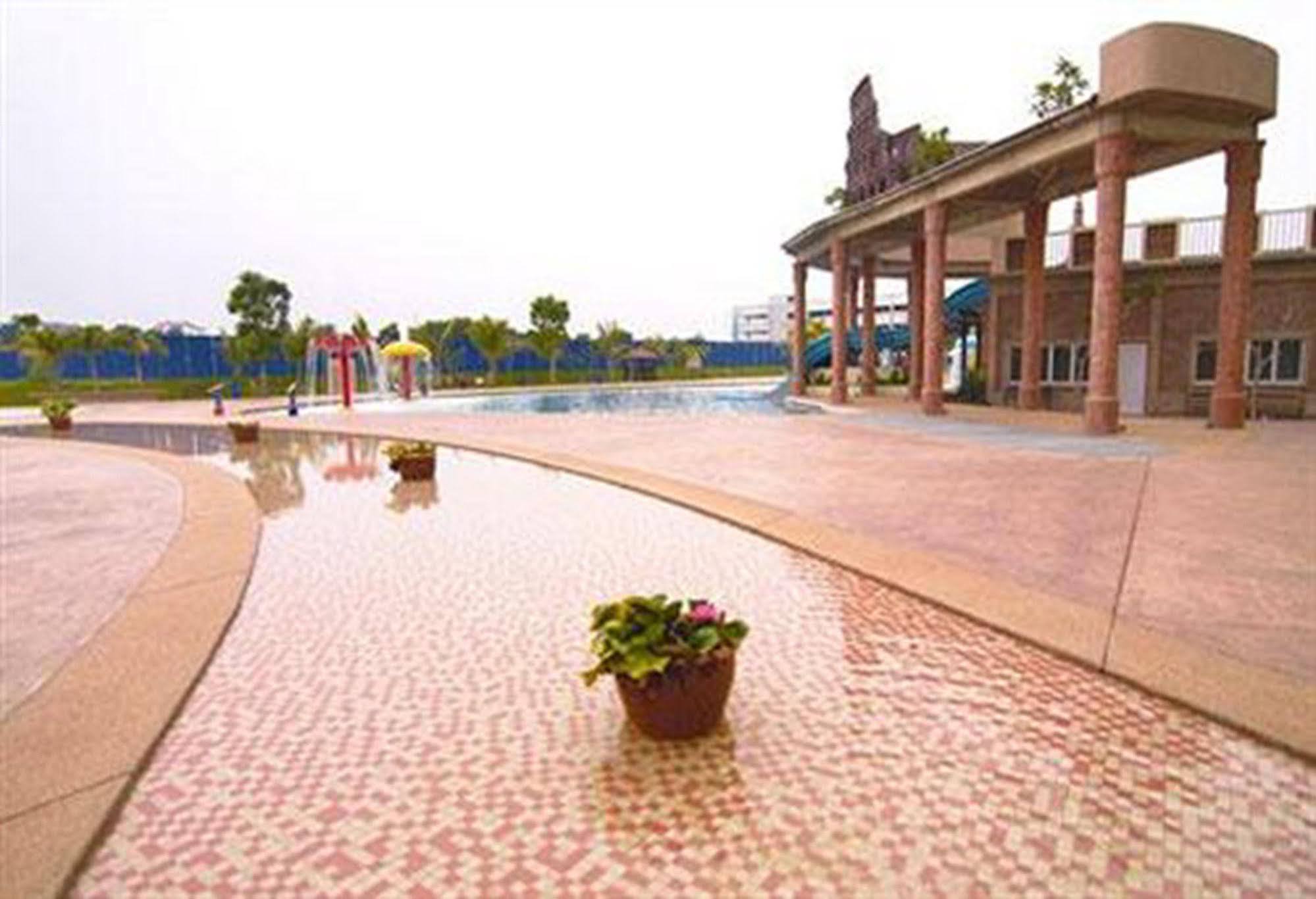 Bayou Lagoon Park Resort Malacca Exteriör bild